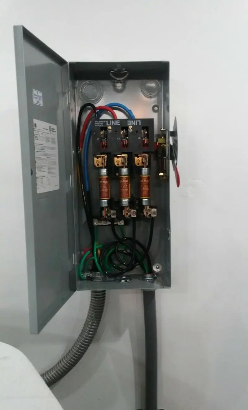 Three-phase disconnect switch installed for Smoke Detector Installation in East Los Angeles